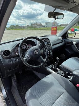 Toyota RAV4 II 2.0 D 4WD (2003) – 85 kW - 8