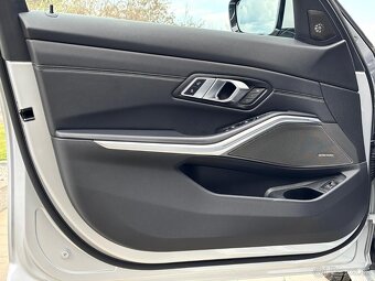 BMW 320d Touring xDrive Luxury Line - 8