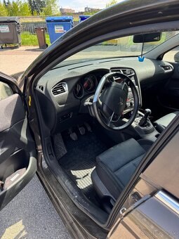 Citroën C4 II 1.6 HDi 68 kW - 8
