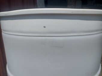 Sudy plastove 200 L. - 8