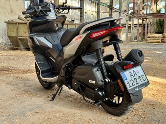 Predam Aprilia SR GT 125 model 2024 - 8