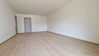 Predaj novostavba 2 izbový byt s balkónom  61 m2 + parkovaci - 8