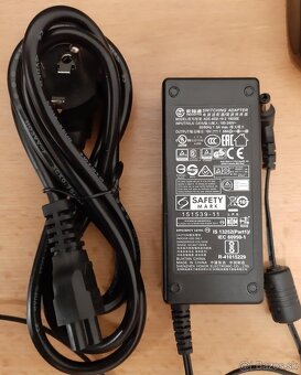 Predám monitory Acer B246HL, Fujitsu B24-8T Pro, Acer SA240Y - 8