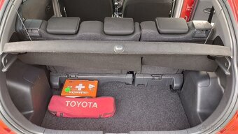 Predám auto (toyota yaris) kúpené v SR - 8
