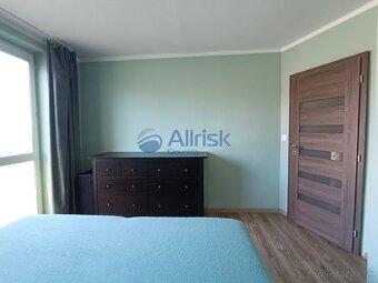 Komfortný 4.izbový byt v samom centre mesta Sereď - 8