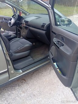 Volkswagen Sharan  7 miestni - 8
