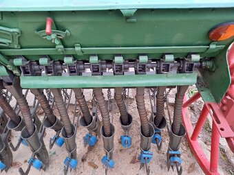 Predám sejačku - 8