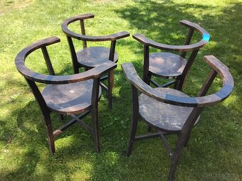 Staré stoličky, okrúhle stôl... - 8