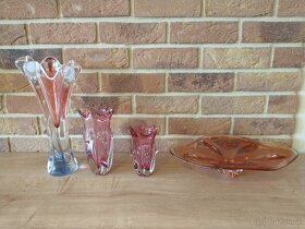 hutné sklo ružové, kameň-žardiniéra, váza a popolník - 8
