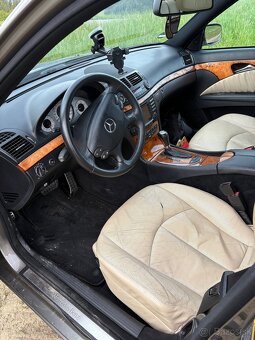 REZERVOVANÉ DO SOBOTY OBEDA Mercedes-Benz E 320CDI W211 - 8