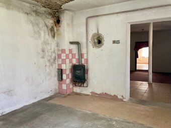 Starší rodinný dom s pozemkom /190m2/, Komárno - 8