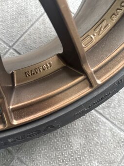 OZ Ultraleggera HLT 18" ET35 / 5x112 5x110 / opel astra - 8