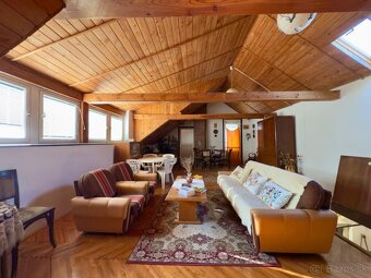 MAĎARSKO - GONC 6 IZBOVÝ POSCHODOVÝ RD S TERASOU, PIVNICOU,  - 8