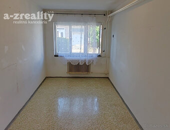 Ponúkame na predaj rodinný dom v obci Číčov - 8