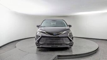2021 TOYOTA SIENNA HYBRID LE - 8 miest - 8
