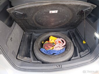 VW TOURAN 1.6TDi 77kW 2011 - 8