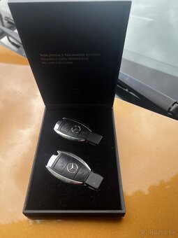 Mercedes B - 8
