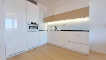 EXKLUZÍVNY 2i byt (16 p.),SKY PARK, KLÍMA, VÝHĽAD, PARKING,  - 8