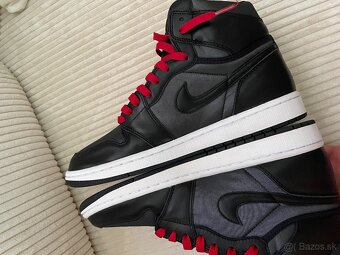 Nike Air Jordan 1 High OG Black Satin - 8