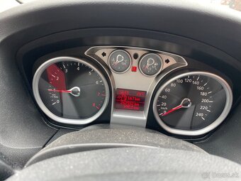 Ford Focus kombi 1.6 - 8