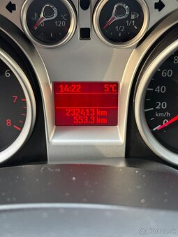 Predám Ford Focus combi 2 facelift - 8