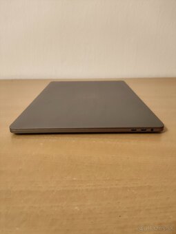 MacBook Pro 15 2018 | Core i7 • 16GB • SSD - 8