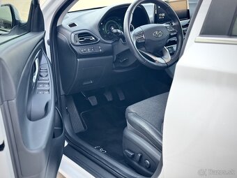 Hyundai i30 fastback 1.5 T-GDI MHEV STYLE - 8