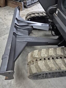 MECALAC 10MCR pásový otočný bager - 8