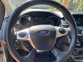 Ford FOCUS Titanium - 8
