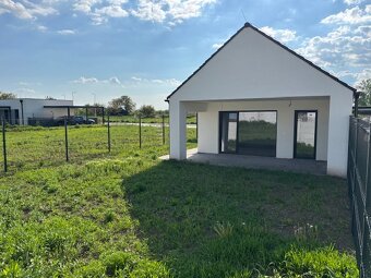 Moderný 4izb.rodinný dom v štandarde v novej zóne-Veselé - 8