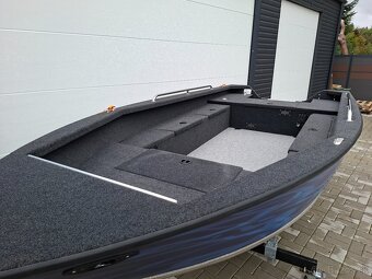 Motorový čln BREMA 435 V - 8