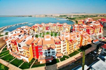 Studio (1+kk) o výměře 40 m² s balkonem s výhledem na bazén - 8