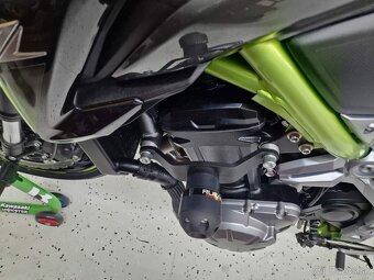 Kawasaki Z900 - 8