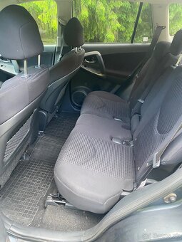 Predam Toyotu Rav4 2,2 2009 - 8