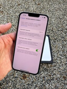 iPhone 13 pro - baterie 100% - 8