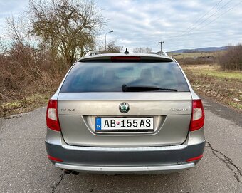 Škoda Superb Combi Scout 4x4 2.0 TDI 103kw DSG+ F1 2013 - 8