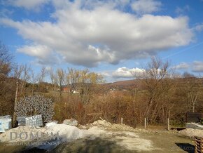Slnečný a priestranný rekreačný pozemok v Moravskom Lieskovo - 8