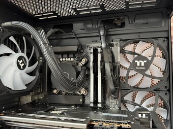 i3 12100F\16GB\RX 7800XT\SSD\850W Zdr - 8