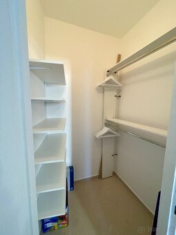 Prenájom veľký 2.izbový byt,2x balkón v centre mesta NR - 8