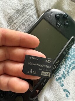 Predám SONY PSP - 8