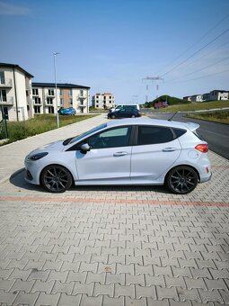 Predám Ford Fiesta Eco Boost ST-3 Performance pack - 2019 - 8