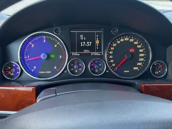 VOLKSWAGEN TOUAREG 3.0TDI 4x4 - 8