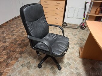 Predám kancelársky/PC stolík a otočné kreslo - 8