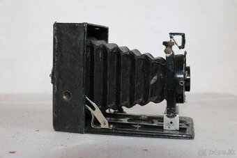 Starý mechový fotoaparát - 8