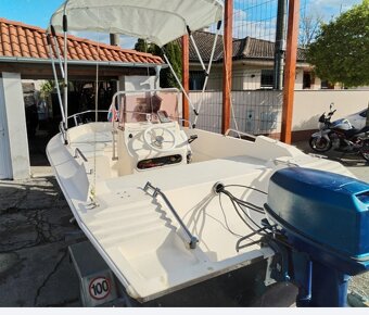 Predám motorový čln s privesom - 8