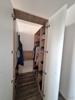 Šatníkova skriňa a stojaci regál - set do dievčenskej izby - 8