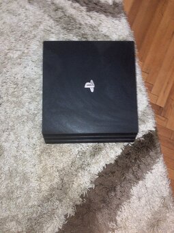 Ps4 pro 1tb - 8