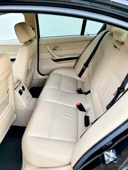 BMW 330i - 8