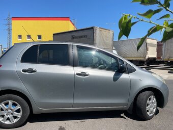 Yaris - 8