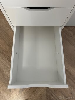 Ponúkam na predaj stôl -  IKEA - 8